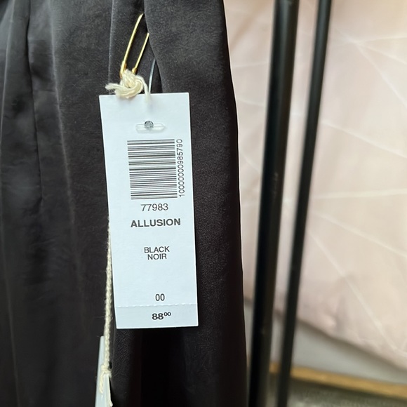 Satin mini skirt - Picture 3 of 3